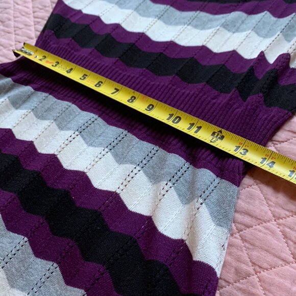 H&M - Delicate Knit Zig-Zag Striped Dress – Grey, White, Black & Purple Size M/L - Picture 9 of 10